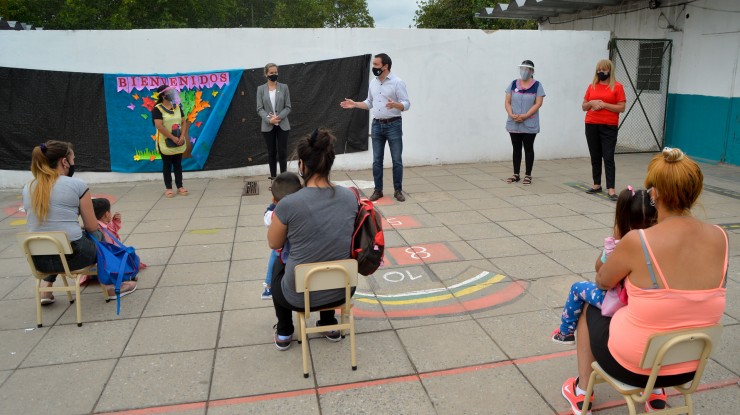 Andrés Watson en el Centro de Desarrollo Infantil “Rincón de Luz”