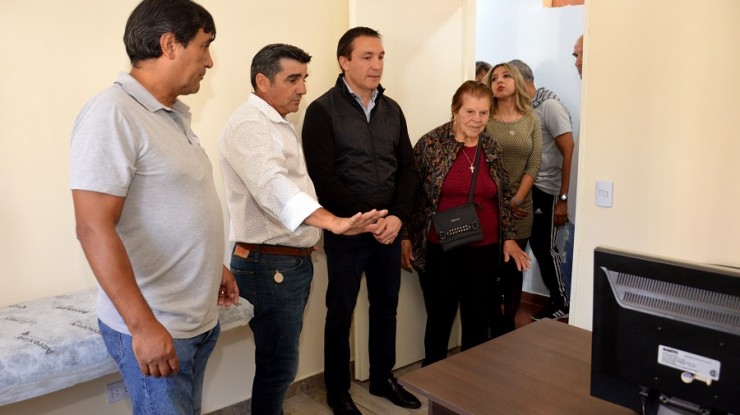 ¿Cortaron dos veces la cinta de inauguración?