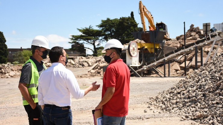Watson monitoreó el funcionamiento de nueva maquinaria municipal