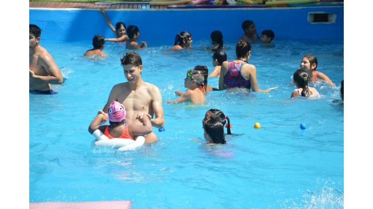 Cientos de chicos varelenses disfrutan de la Colonia de Verano