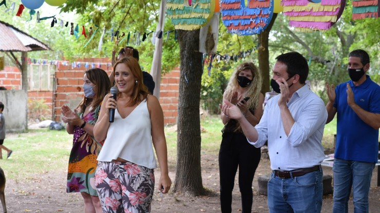 Watson junto a la ministra Malec por los derechos en la niñez