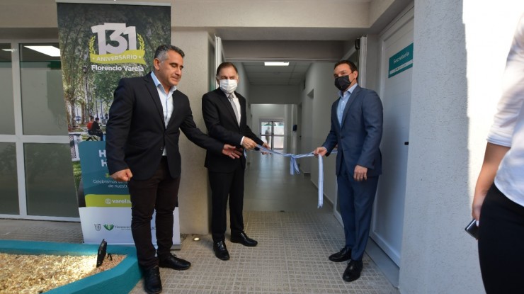 Watson inauguró la nueva "Casa de la Cultura"