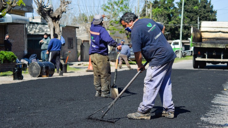 Bacheo en la calle Milán