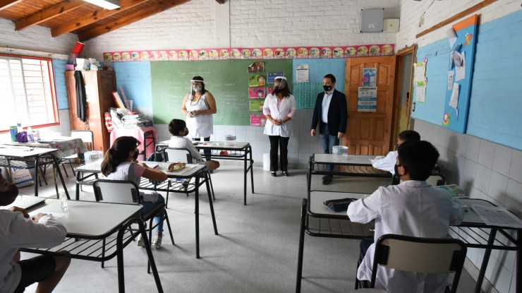 Watson, en la apertura de clases en la EP Nº60