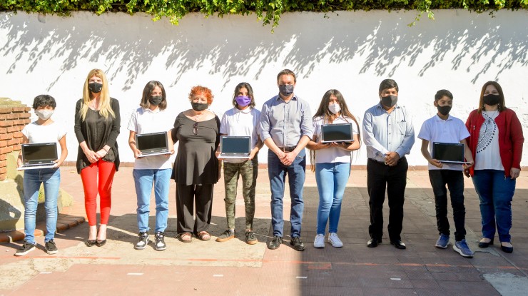 Más estudiantes recibieron sus netbooks